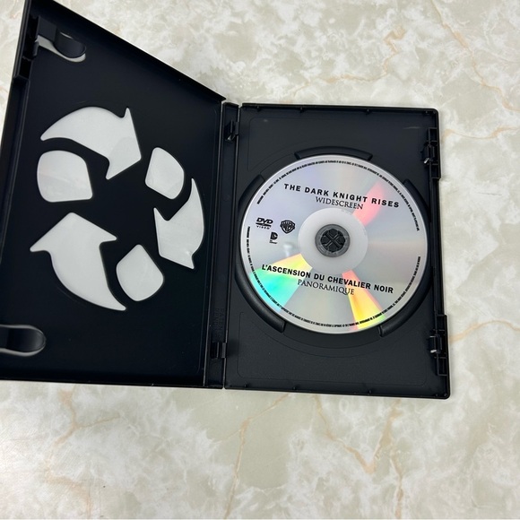 The Dark Knight Rises DVD - Picture 3 of 4